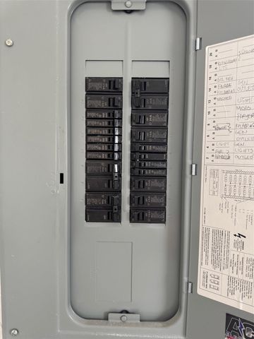 439 NE 33rd St, Boca Raton, FL 33431