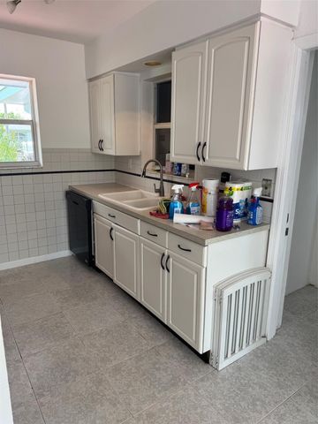 439 NE 33rd St, Boca Raton, FL 33431