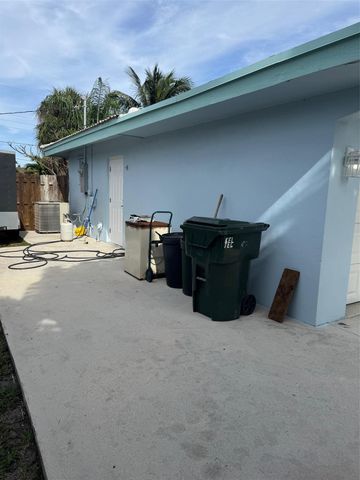 439 NE 33rd St, Boca Raton, FL 33431