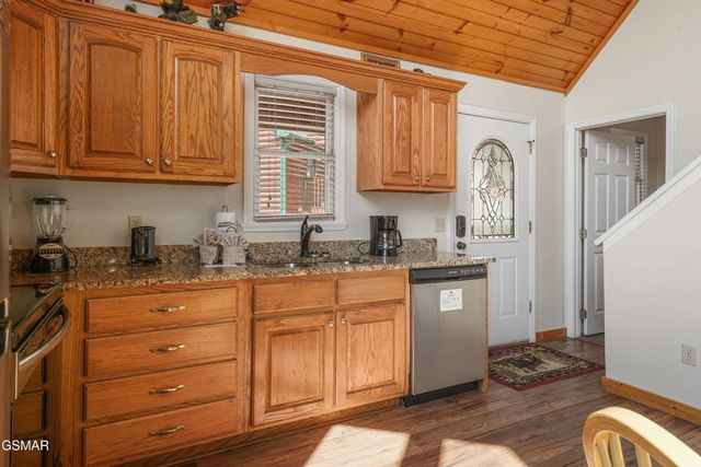 328 Pinnacle Cottage Way, Gatlinburg, TN 37738