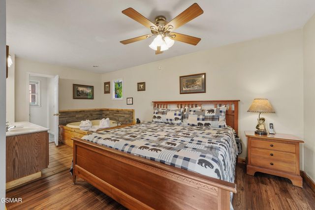 328 Pinnacle Cottage Way, Gatlinburg, TN 37738