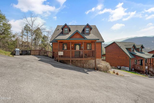 328 Pinnacle Cottage Way, Gatlinburg, TN 37738