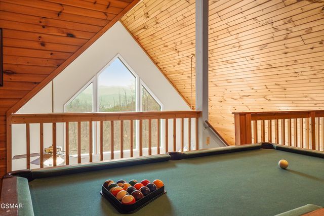 328 Pinnacle Cottage Way, Gatlinburg, TN 37738