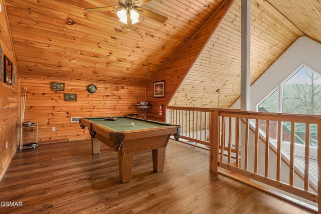 328 Pinnacle Cottage Way, Gatlinburg, TN 37738