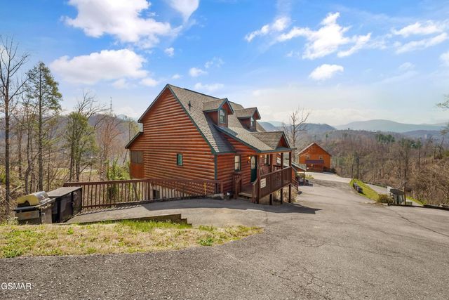 328 Pinnacle Cottage Way, Gatlinburg, TN 37738