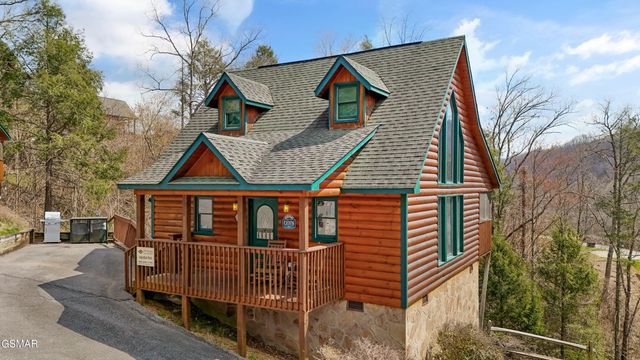 328 Pinnacle Cottage Way, Gatlinburg, TN 37738