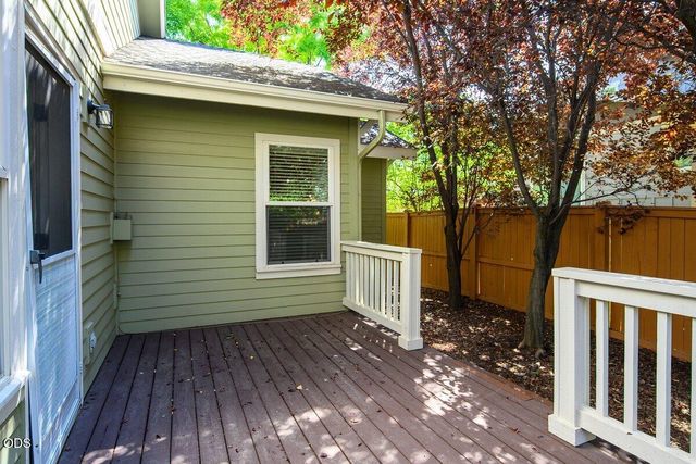 20651 NE Sierra Drive, Bend, OR 97701