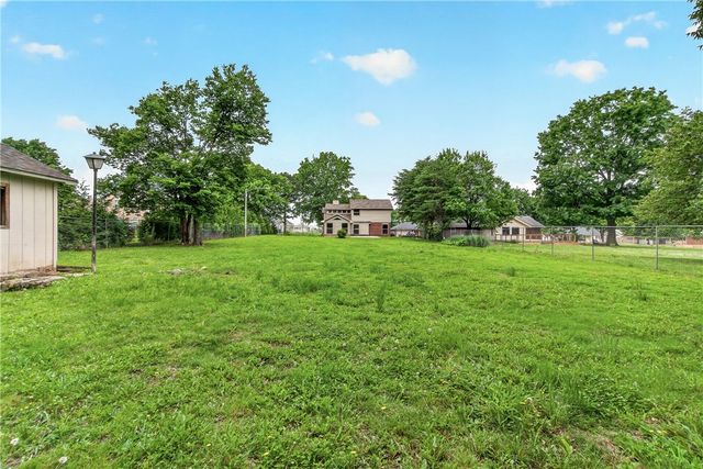 5765 Walden Street, Lowell, AR 72745