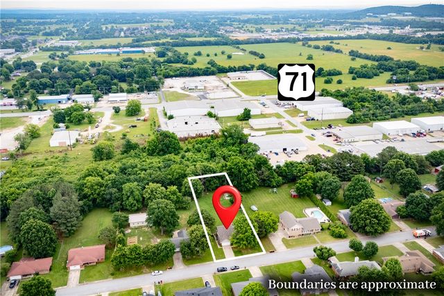 5765 Walden Street, Lowell, AR 72745