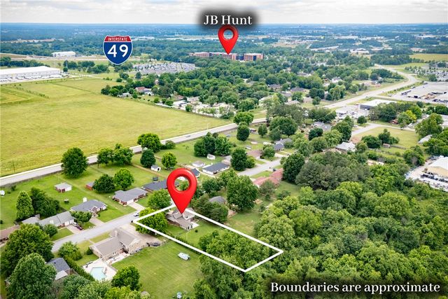 5765 Walden Street, Lowell, AR 72745