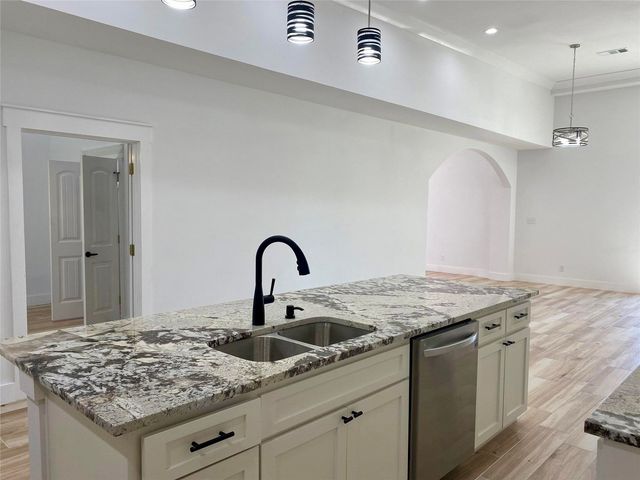 11351 Hilltop Road A, Argyle, TX 76226