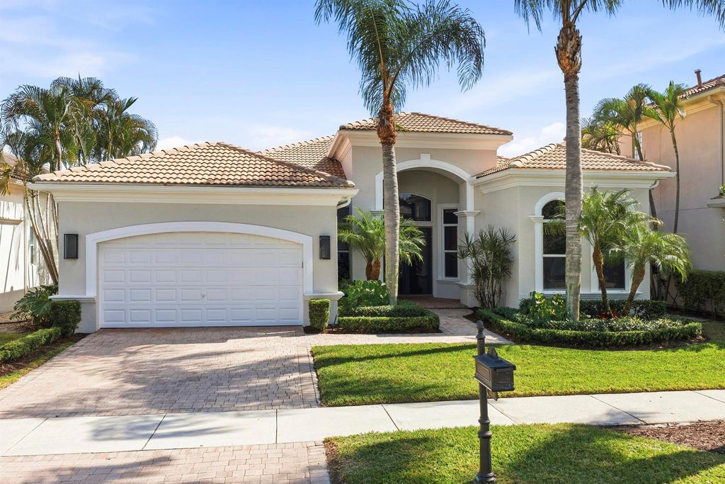 328 Vizcaya Drive, Palm Beach Gardens, FL 33418