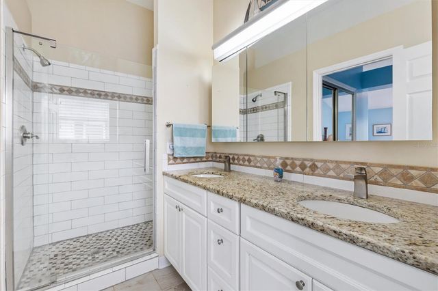 711 AGUA WAY, Lady Lake, FL 32159