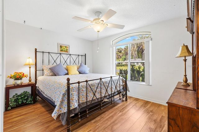 711 AGUA WAY, Lady Lake, FL 32159