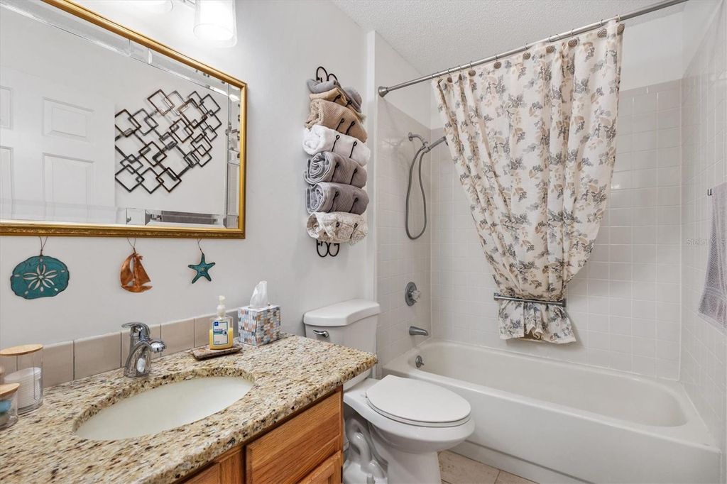 Image 11 of property listing at 711 AGUA WAY, Lady Lake, FL 32159