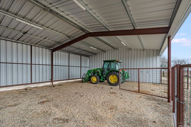 228 County Road 454, Stockdale, TX 78160