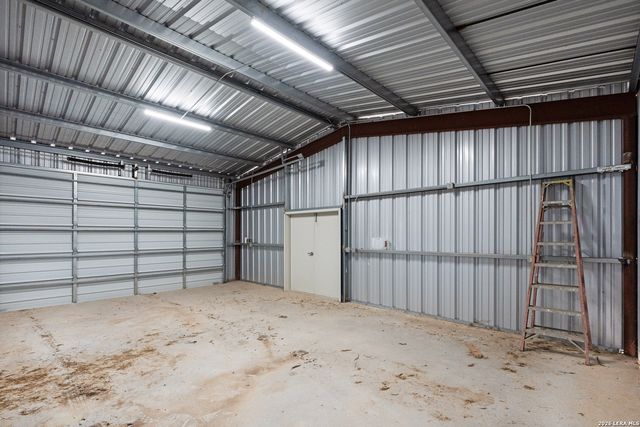 228 County Road 454, Stockdale, TX 78160