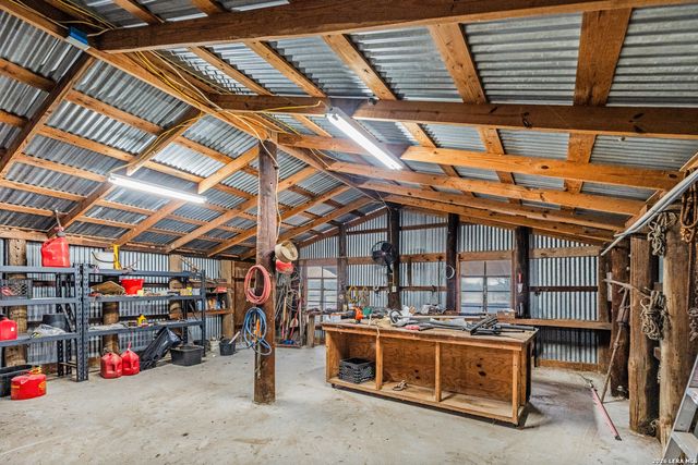 228 County Road 454, Stockdale, TX 78160