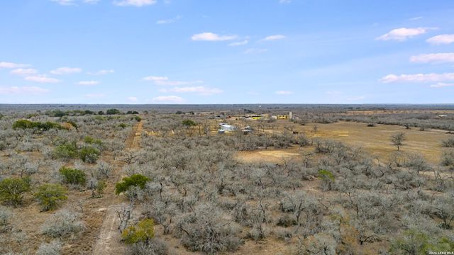 228 County Road 454, Stockdale, TX 78160