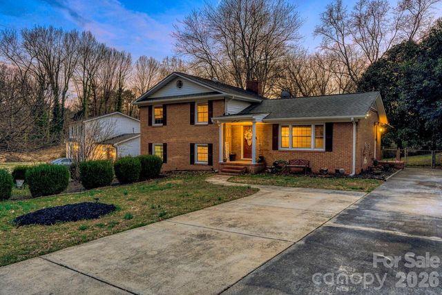 1315 Shady Bluff Drive, Charlotte, NC 28211