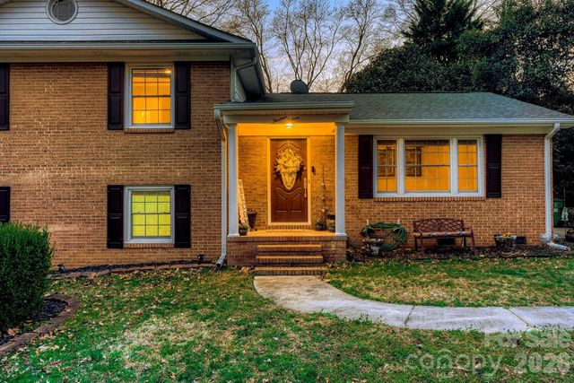 1315 Shady Bluff Drive, Charlotte, NC 28211