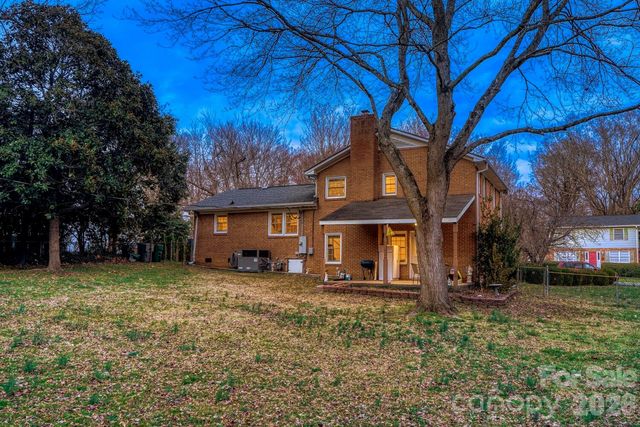 1315 Shady Bluff Drive, Charlotte, NC 28211