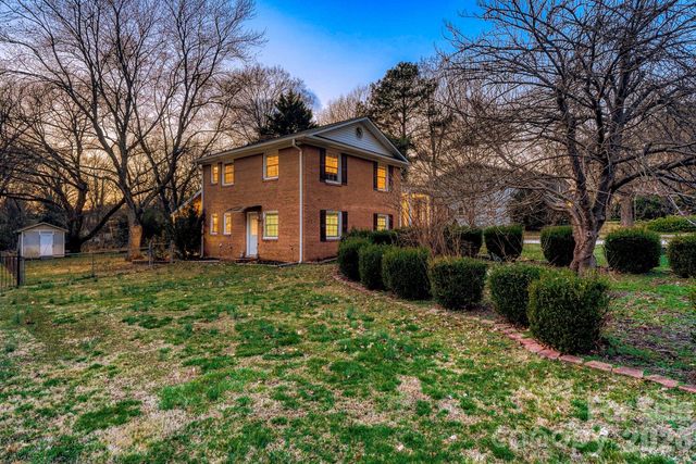 1315 Shady Bluff Drive, Charlotte, NC 28211