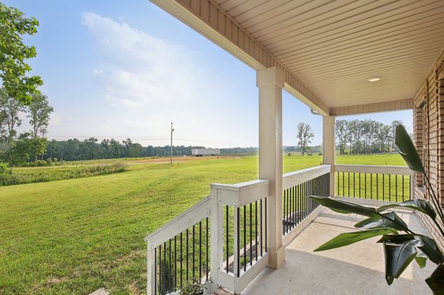 4120 Chapel Hill Rd, Clarksville, TN 37040