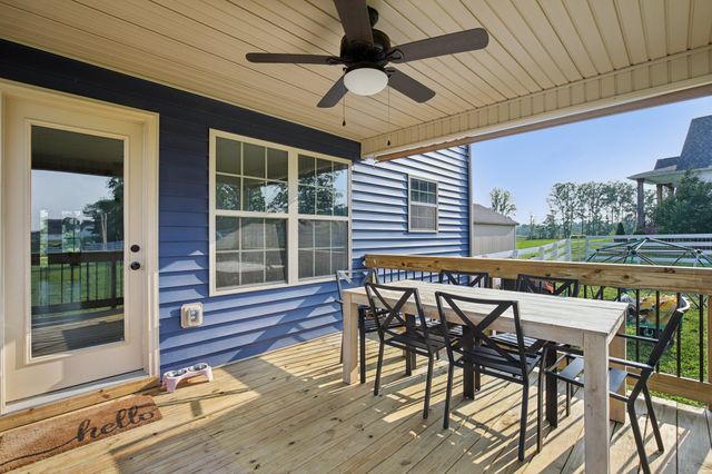 4120 Chapel Hill Rd, Clarksville, TN 37040