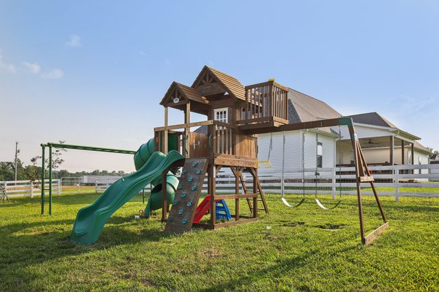 4120 Chapel Hill Rd, Clarksville, TN 37040