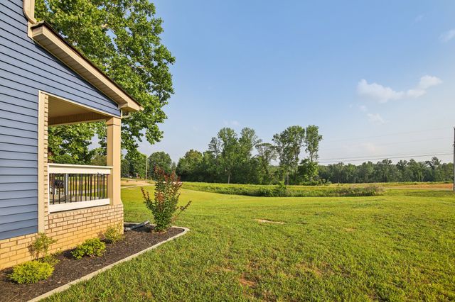 4120 Chapel Hill Rd, Clarksville, TN 37040