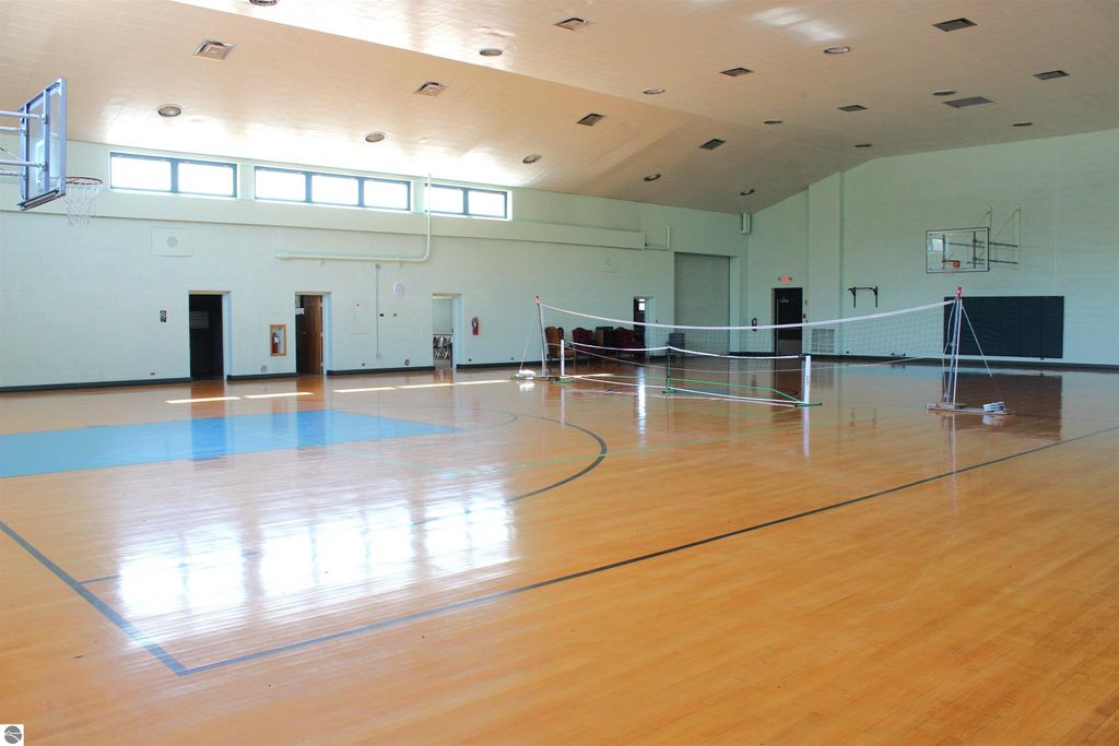 Image 3 of property listing at 610 S Cuyler Street, Cheboygan, MI 49721