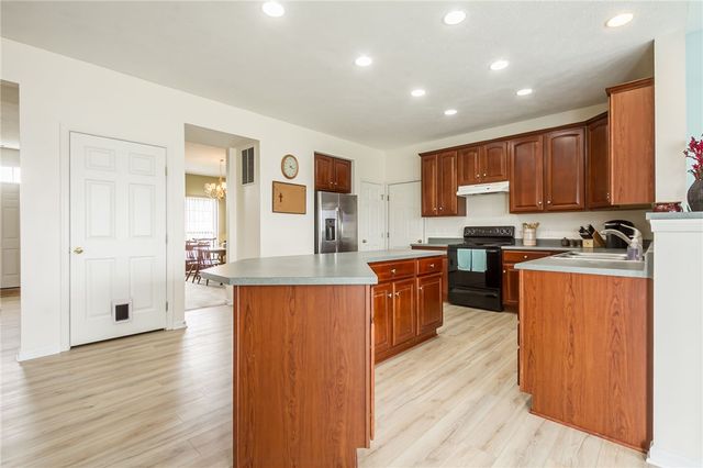 1447 Emma Lane, Farmington, NY 14425