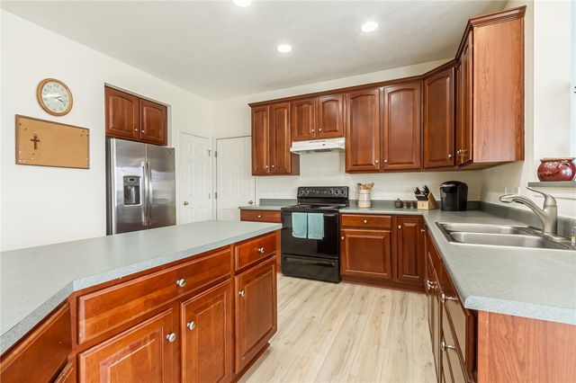 1447 Emma Lane, Farmington, NY 14425