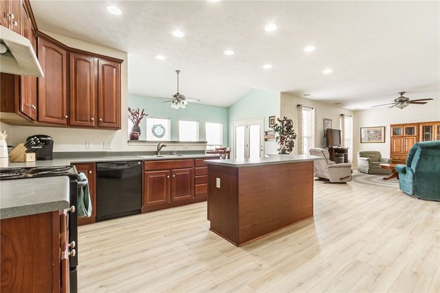 1447 Emma Lane, Farmington, NY 14425