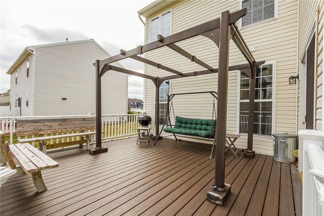 1447 Emma Lane, Farmington, NY 14425