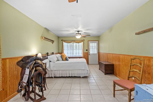 475 Stoney Hill, Pipe Creek, TX 78063