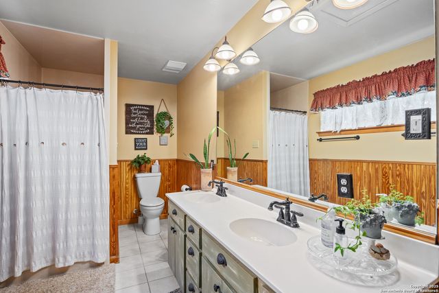 475 Stoney Hill, Pipe Creek, TX 78063