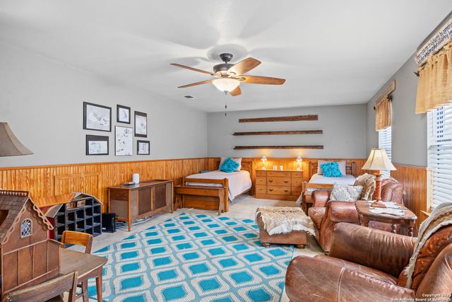 475 Stoney Hill, Pipe Creek, TX 78063