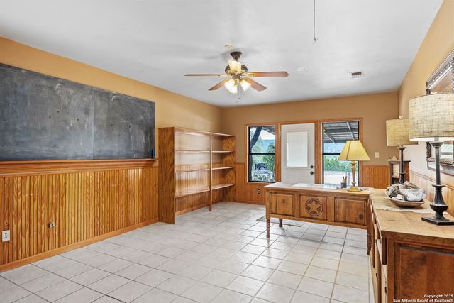 475 Stoney Hill, Pipe Creek, TX 78063