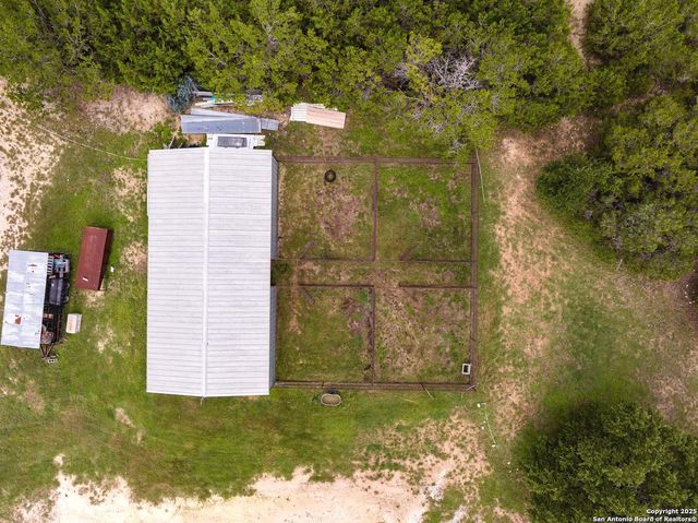 475 Stoney Hill, Pipe Creek, TX 78063