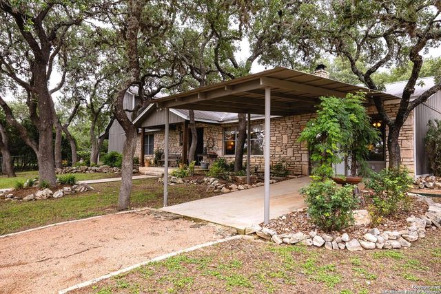 475 Stoney Hill, Pipe Creek, TX 78063