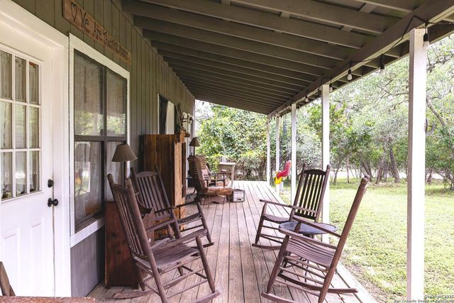 475 Stoney Hill, Pipe Creek, TX 78063