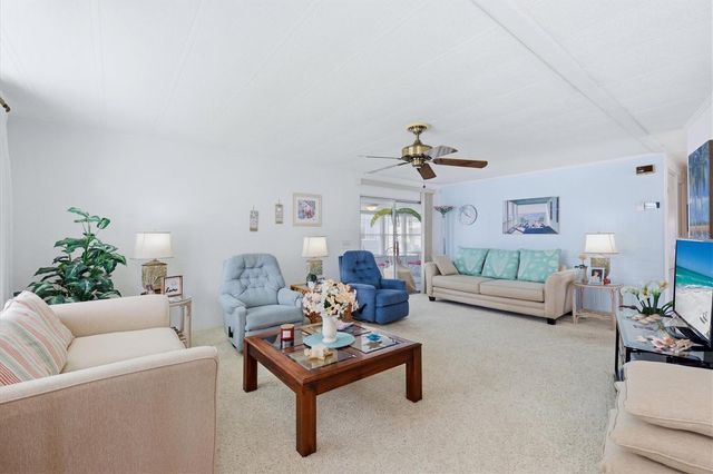 6710 36TH AVENUE E 127, Palmetto, FL 34221