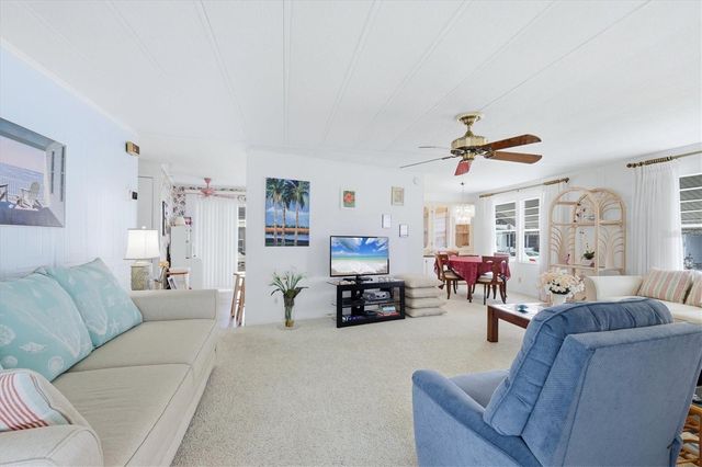 6710 36TH AVENUE E 127, Palmetto, FL 34221