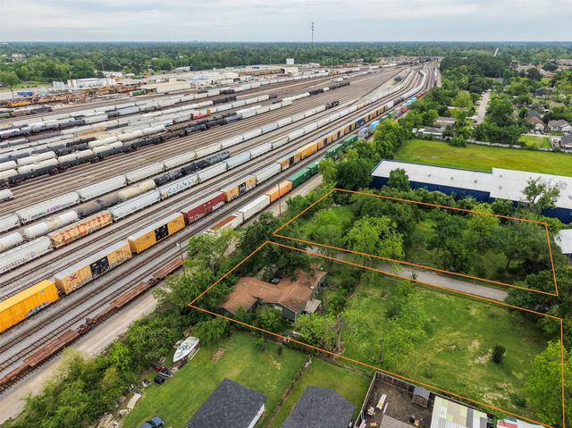 7702 King Street, Houston, TX 77028