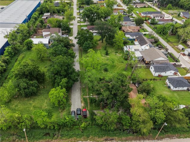 7702 King Street, Houston, TX 77028