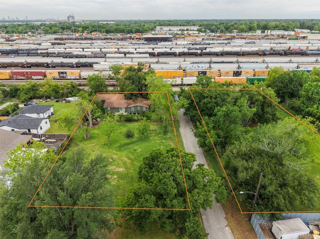 7702 King Street, Houston, TX 77028