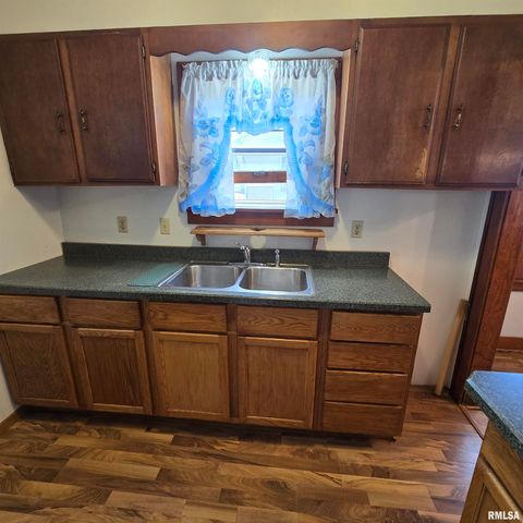 1218 S 3RD Street, Pekin, IL 61554