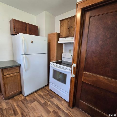 1218 S 3RD Street, Pekin, IL 61554